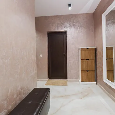 아파트 Sleek & Stylish 2-bedroom