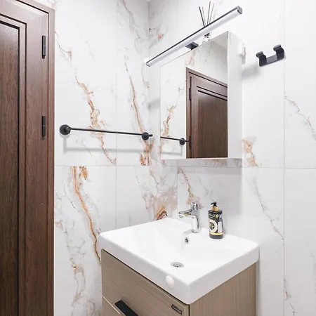 Sleek & Stylish 2-bedroom 아파트 플로브디프