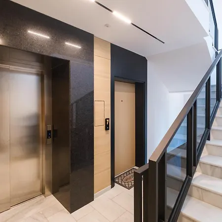 Sleek & Stylish 2-bedroom * 플로브디프