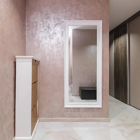דירה Sleek & Stylish 2-bedroom